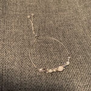 Vintage Pull Tight Silver Pearl Type Bracelet Cute Design